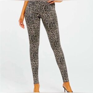 *New with Tags*Spanx Jeanish Ankle Leggings Taupe Snakeskin in Size Large.